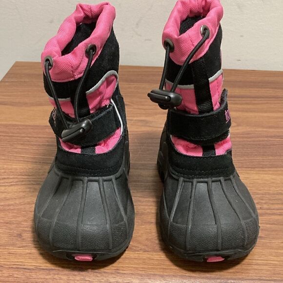 Totes NWOT Girls Juliet Water Resistant Insulated Snow Boot. Black/Pink. Size 6. - Picture 2 of 6
